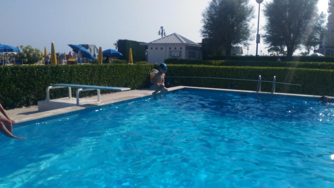 Blue Moon Penthouse Leilighet Lido di Jesolo Eksteriør bilde