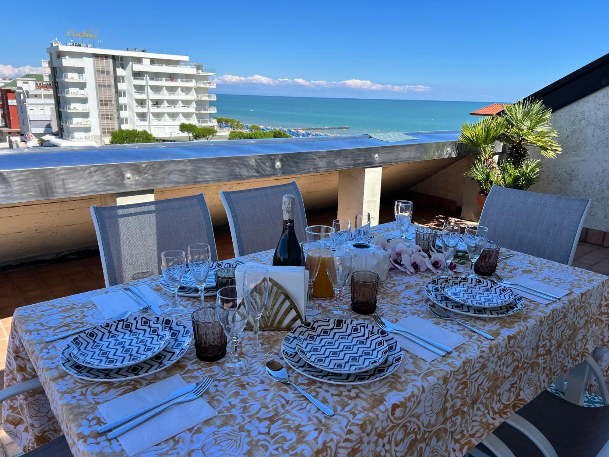 Blue Moon Penthouse Leilighet Lido di Jesolo Eksteriør bilde